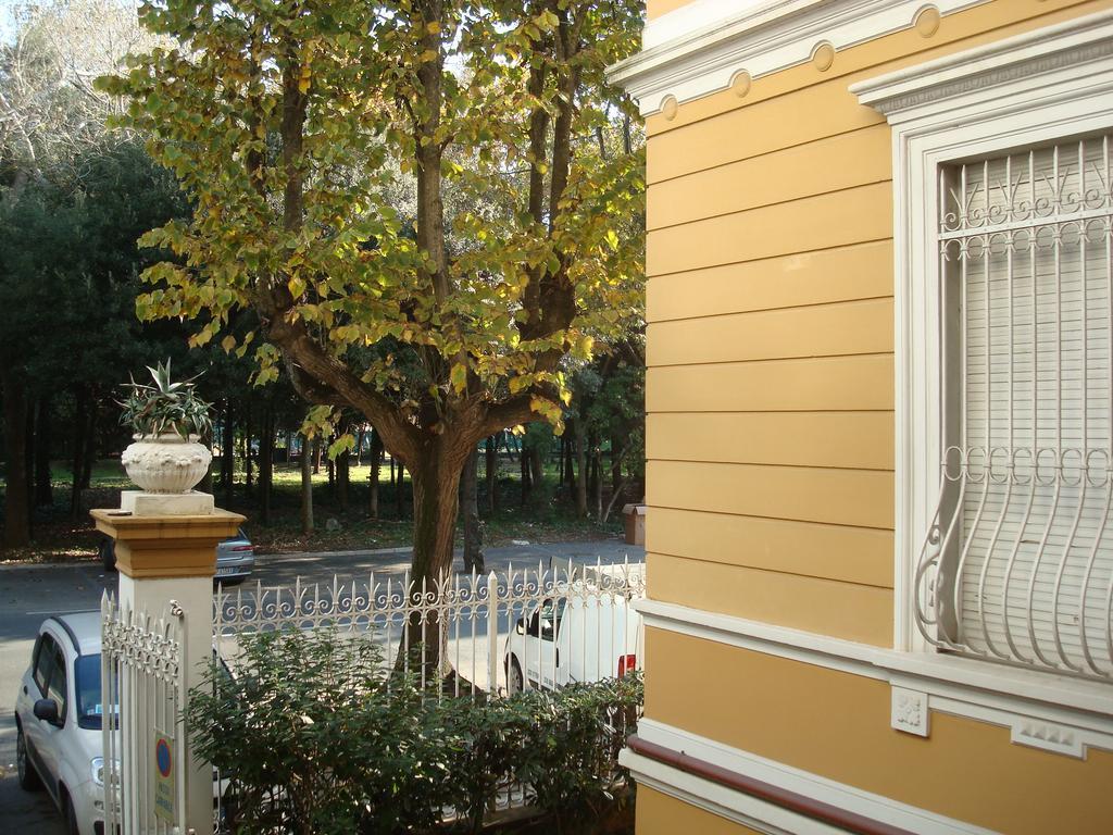 Villino Caproni Viareggio Exterior foto